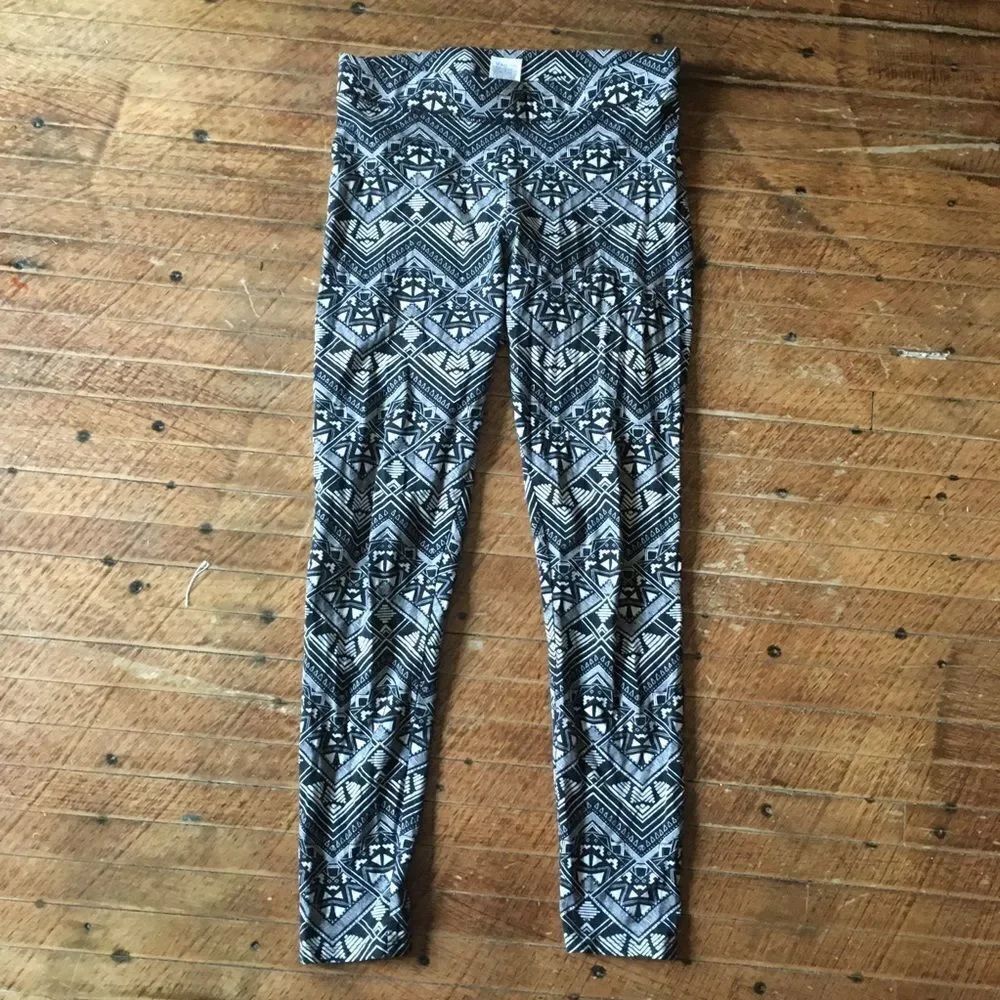 Victoria’s Secret Pink chevron loungewear leggings